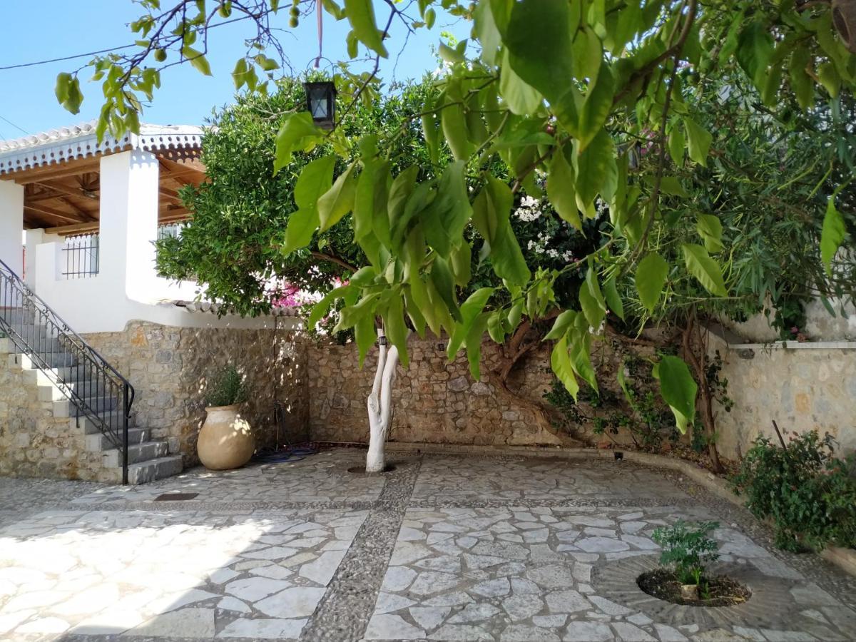 Liknon Guesthouse Villa Galaxidi Екстер'єр фото