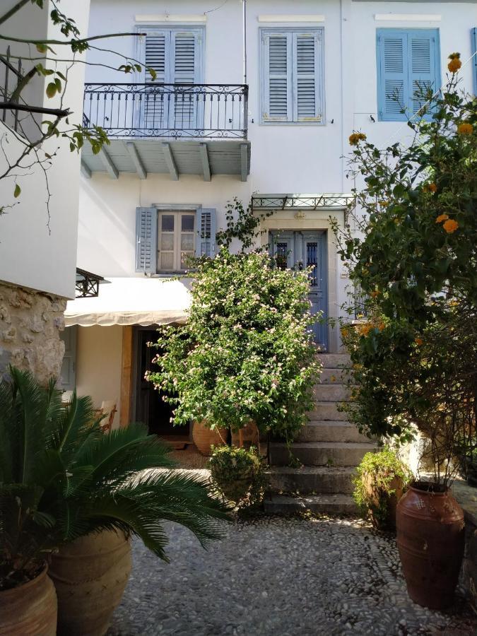Liknon Guesthouse Villa Galaxidi Екстер'єр фото